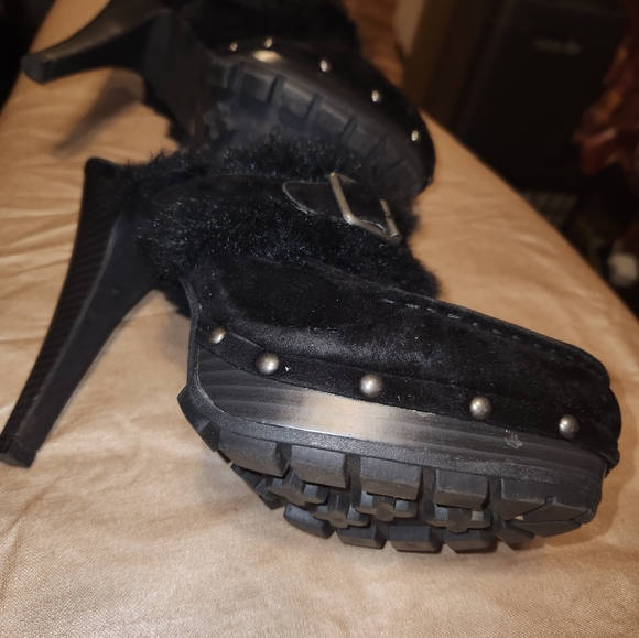 Anne Michelle Revenge Fur Trimmed Clog - Picture 4 of 6
